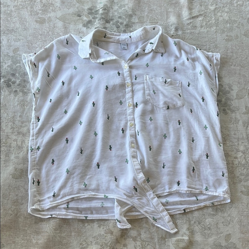 Old Navy White and Green Cactus Button Down Shirt Classic Style Tie Front